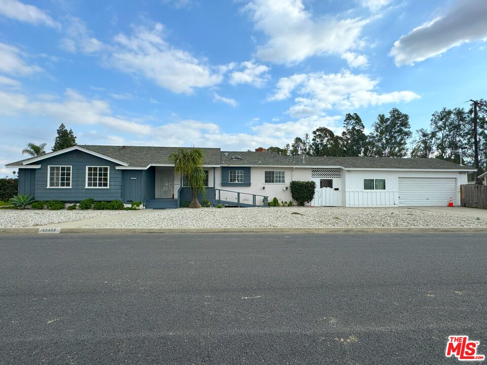 Photo of 10404 Sherry Ave, Downey, CA 90241