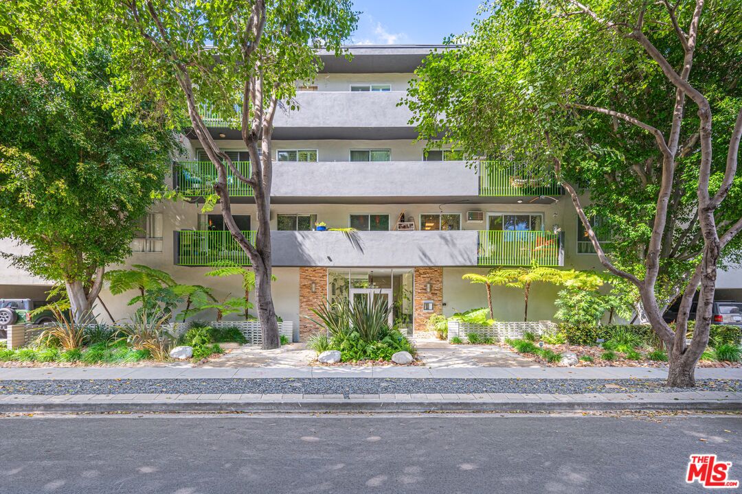 Photo of 645 Westmount Dr #307, West Hollywood, CA 90069