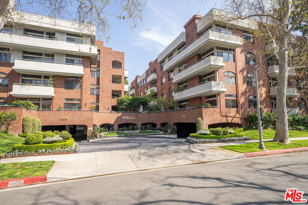 Photo of 200 N Swall Dr #462, Beverly Hills, CA 90211