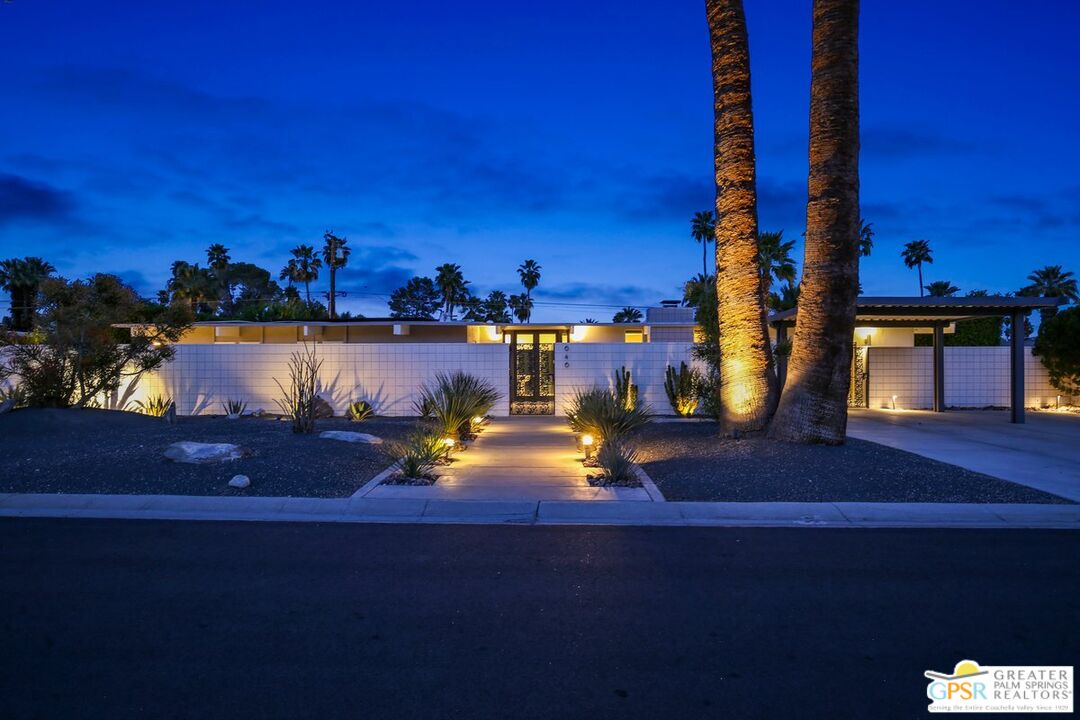Photo of 646 S Bedford Dr, Palm Springs, CA 92264