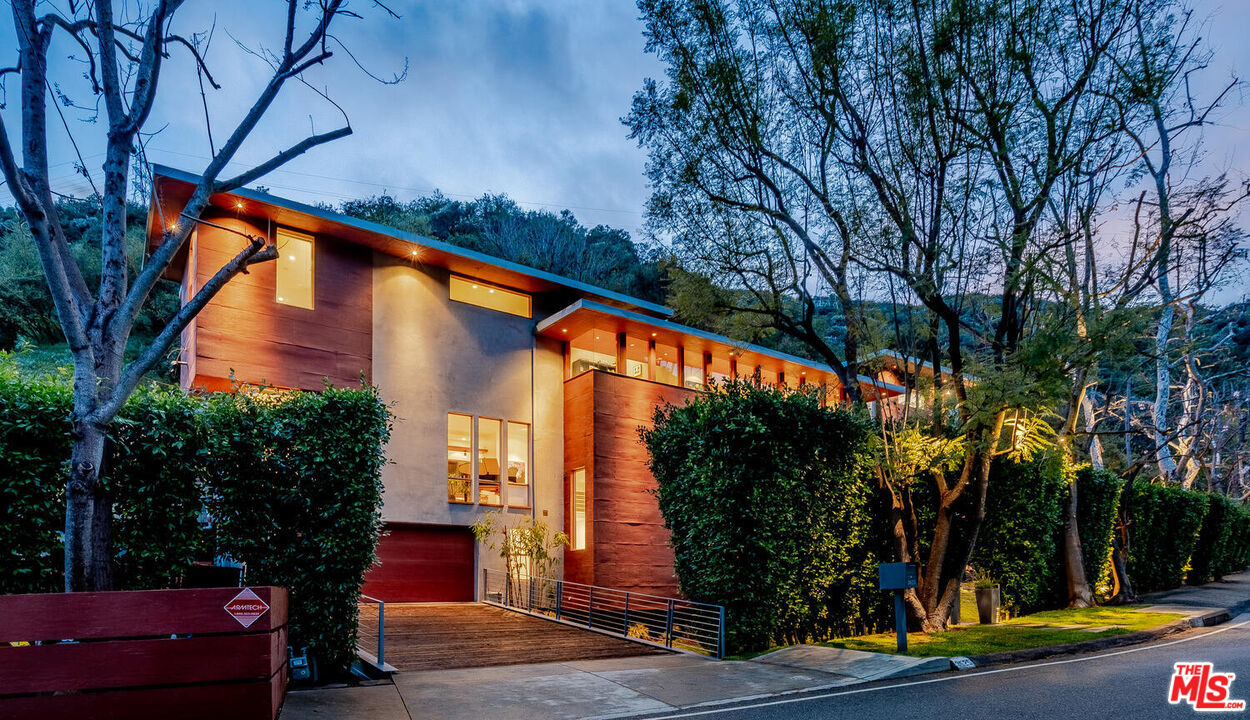 Photo of 3625 Mandeville Canyon Rd, Los Angeles, CA 90049