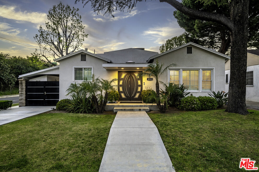 Photo of 4555 Willowcrest Ave, Toluca Lake, CA 91602