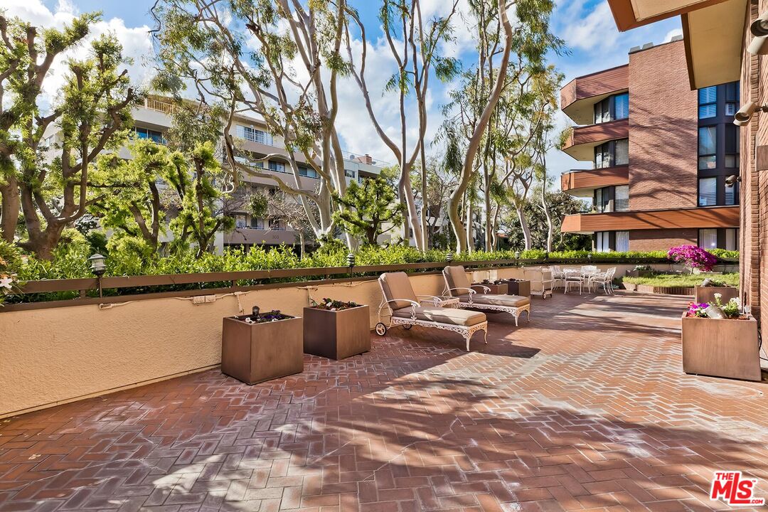 Photo of 300 N Swall Dr #158, Beverly Hills, CA 90211