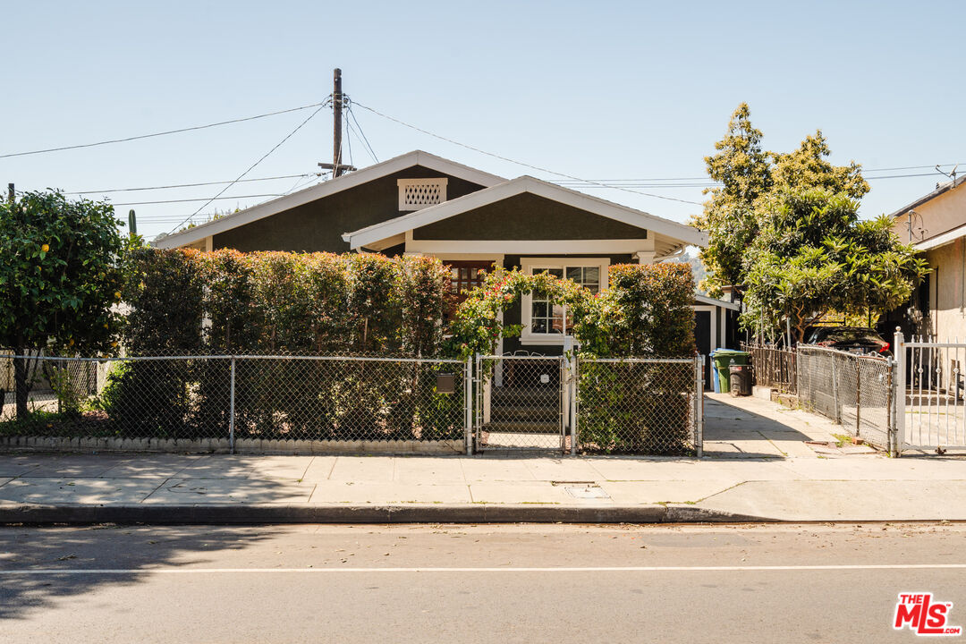 Photo of 672 Cypress Ave, Los Angeles, CA 90065