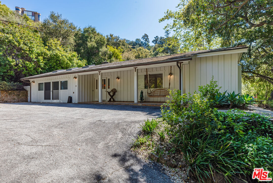 Photo of 1784 Old Ranch Rd, Los Angeles, CA 90049