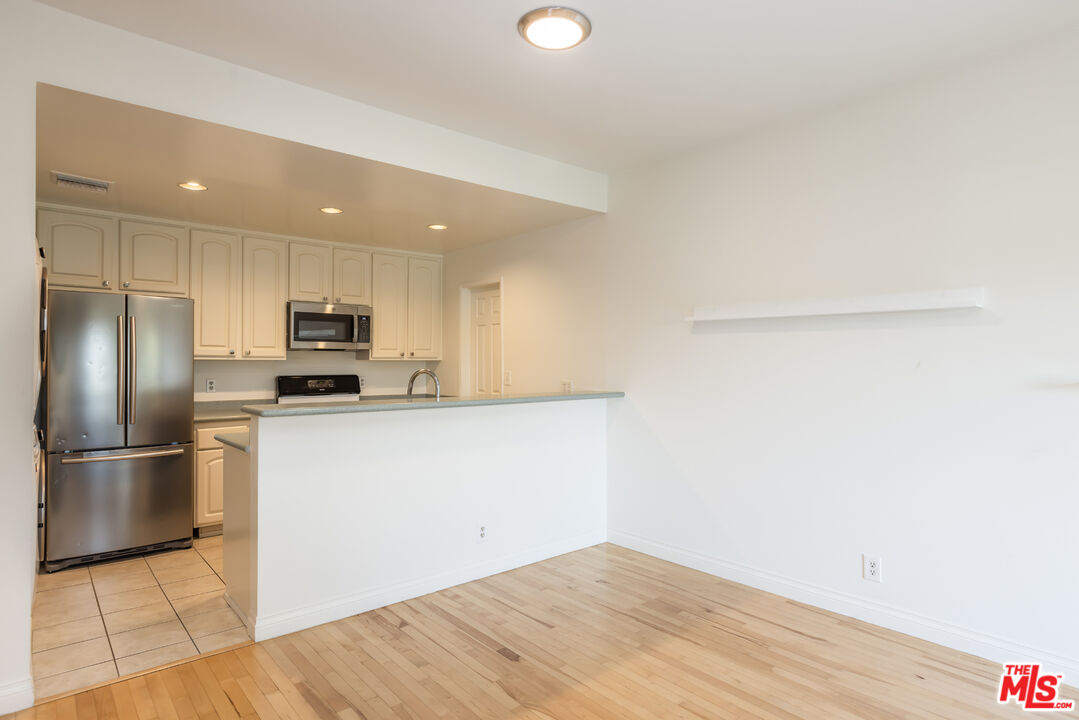 3992-east-blvd#203,los-angeles,ca,90066
