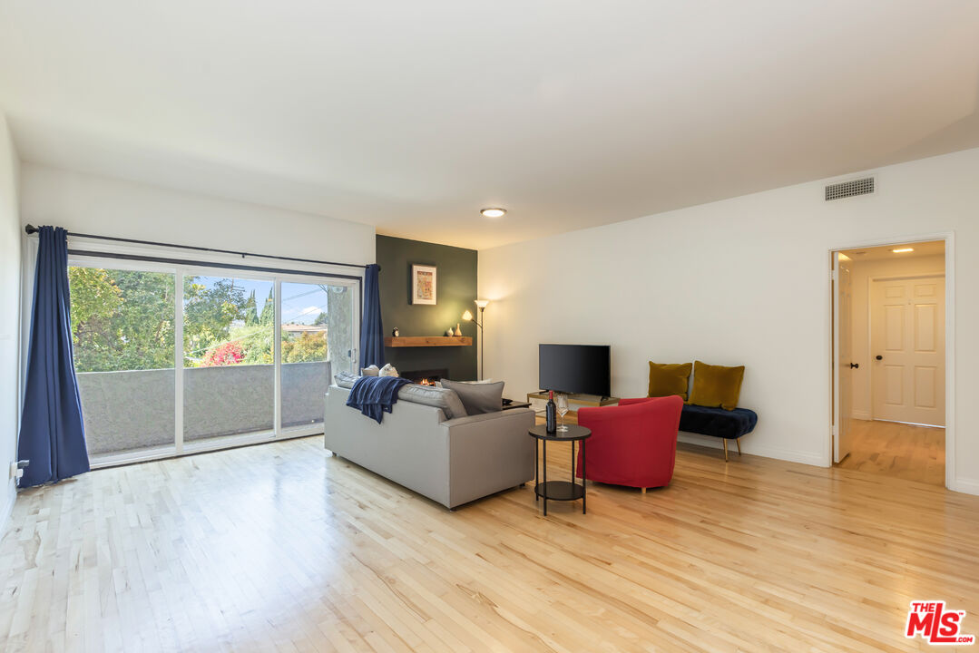 3992-east-blvd#203,los-angeles,ca,90066