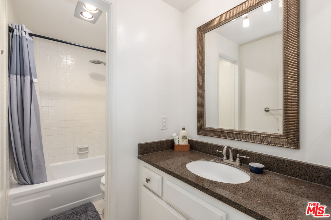 3992-east-blvd#203,los-angeles,ca,90066