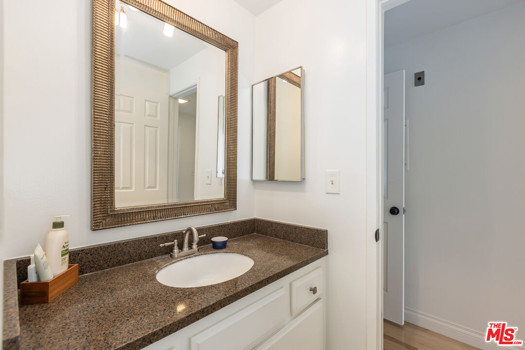 3992-east-blvd#203,los-angeles,ca,90066