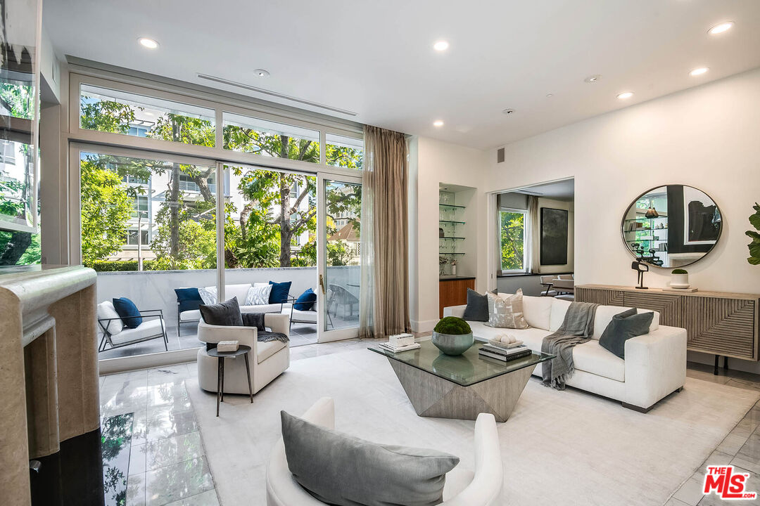 455 N Palm Dr Unit: 2