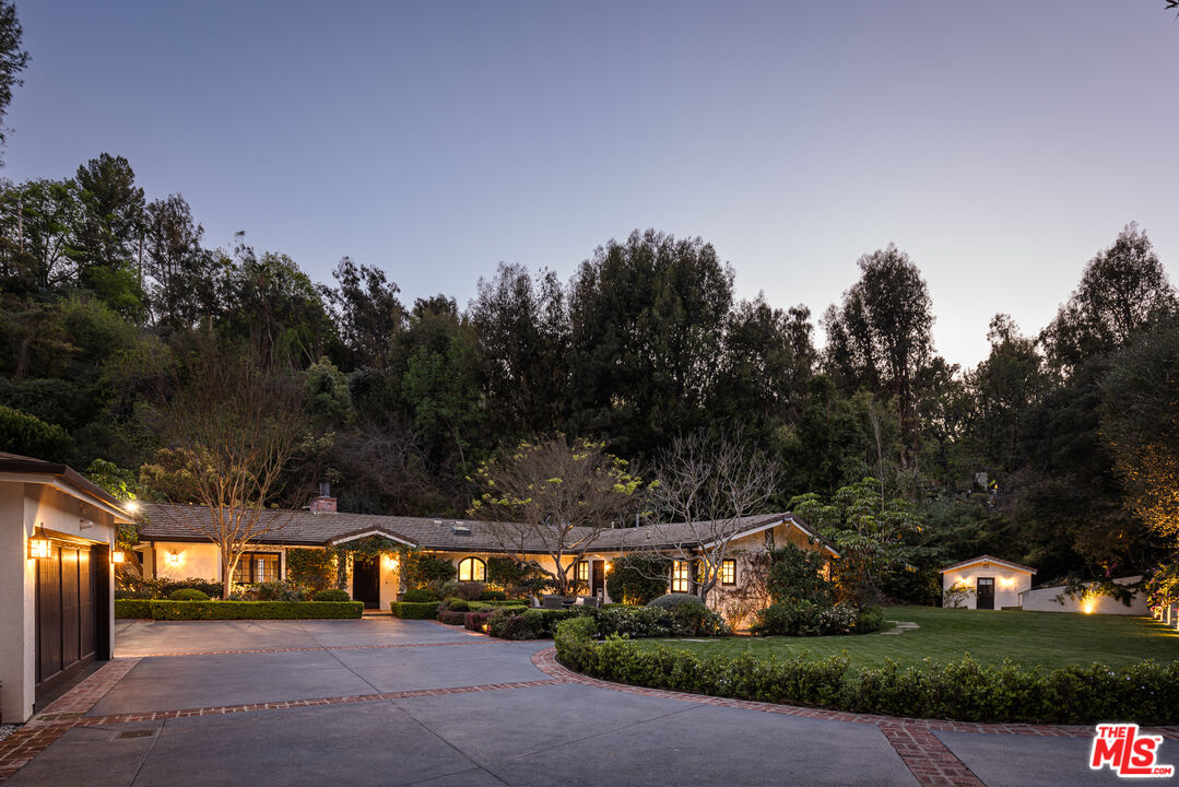 7692 Woodrow Wilson Dr
