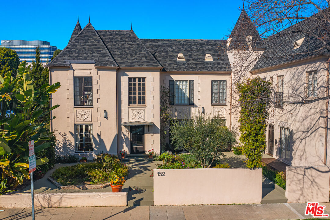 152 S Roxbury Dr Unit: 6