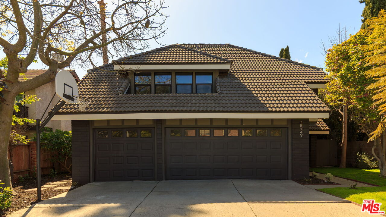 Photo of 3529 St Susan Pl, Los Angeles, CA 90066