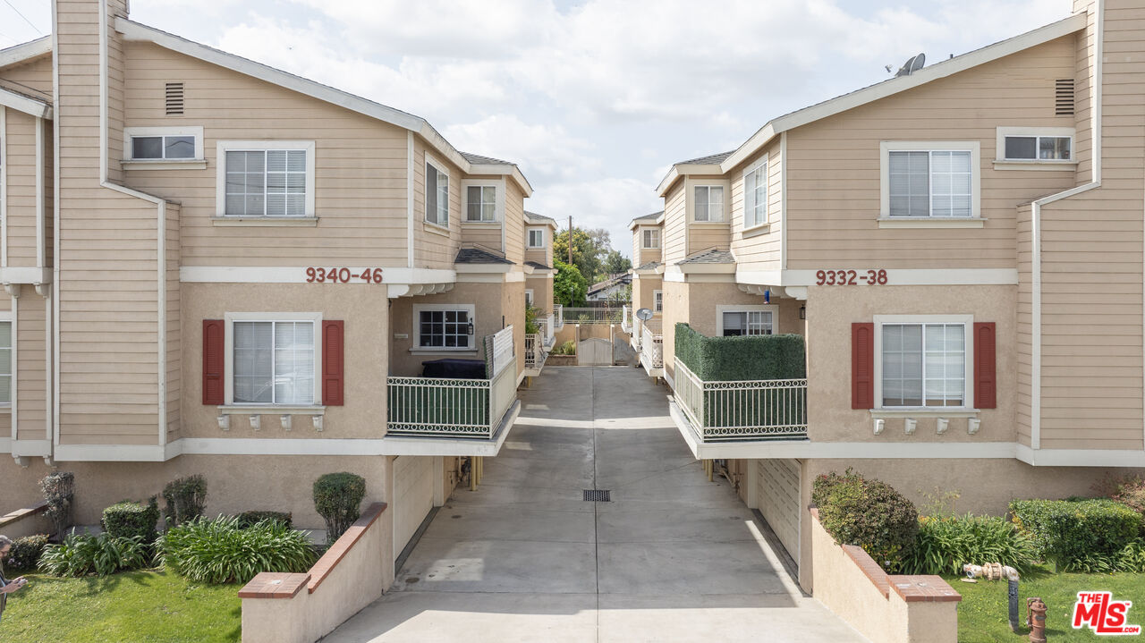 Photo of 9344 Telegraph Rd, Downey, CA 90240