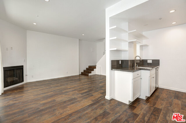 11823 AVON WAY Unit: 104