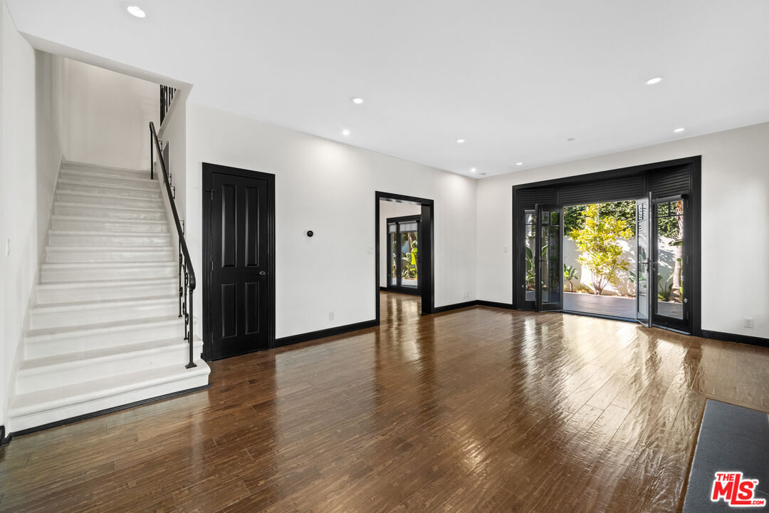 1307 S Beverly Glen Blvd Unit: 1311