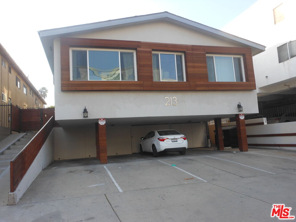 213 S ALEXANDRIA AVE Unit: 5