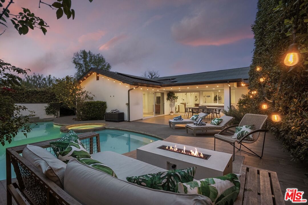 Photo of 5215 Babcock Ave, Valley Village, CA 91607