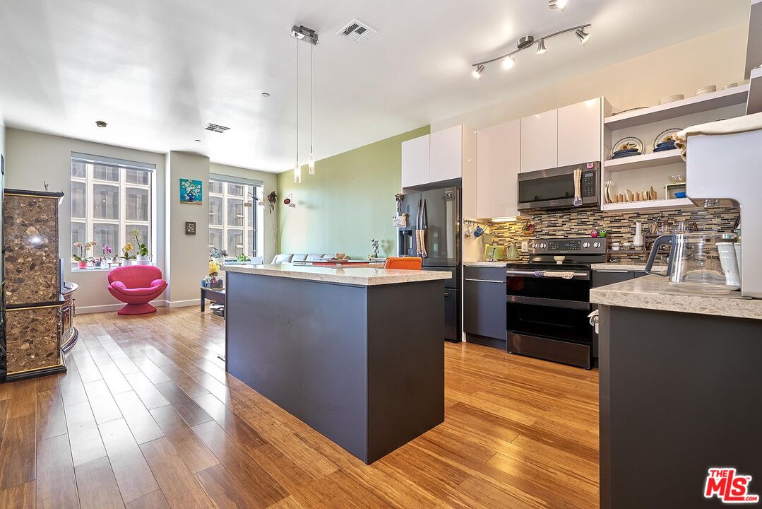 Photo of 3810 Wilshire Blvd #801, Los Angeles, CA 90010