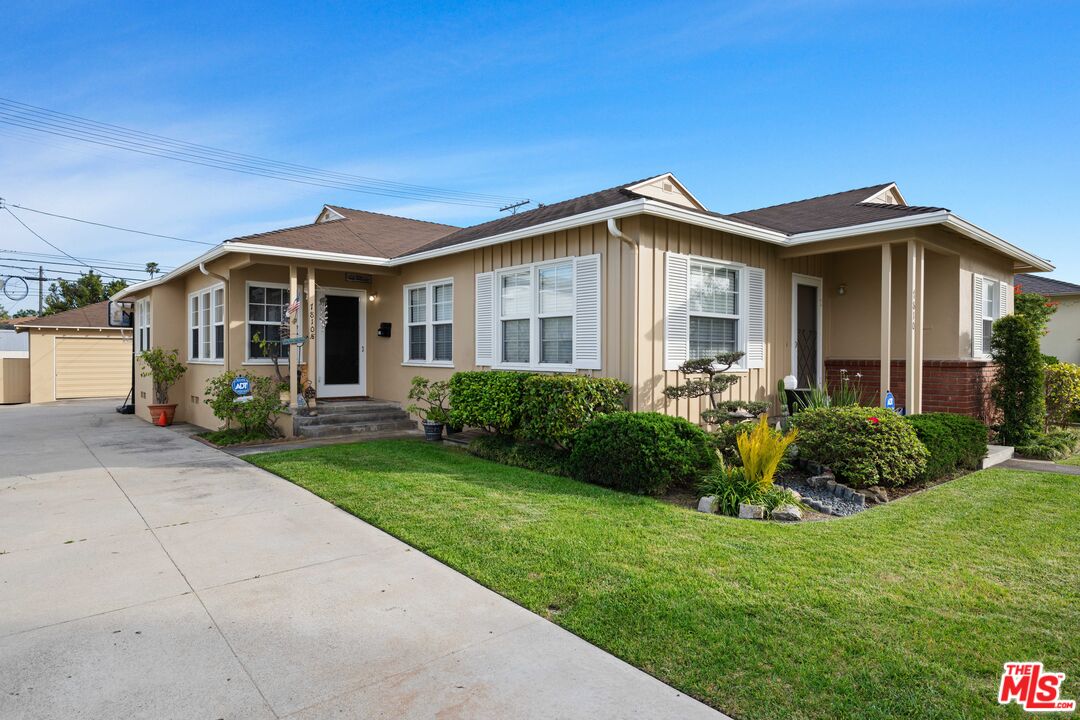 Photo of 7810 Flight Ave, Los Angeles, CA 90045
