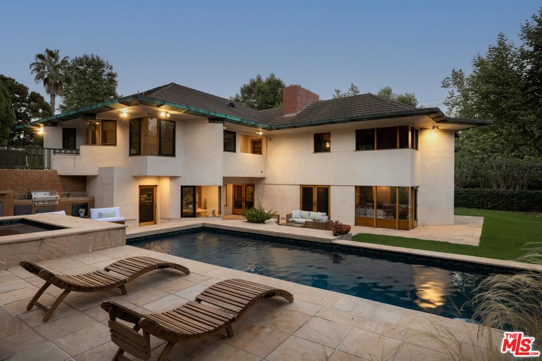 6353 Busch Dr
