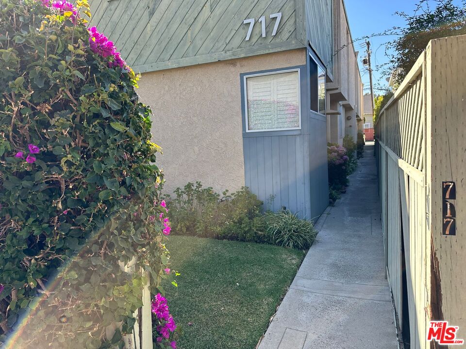 Photo of 717 Copeland Ct #4, Santa Monica, CA 90405