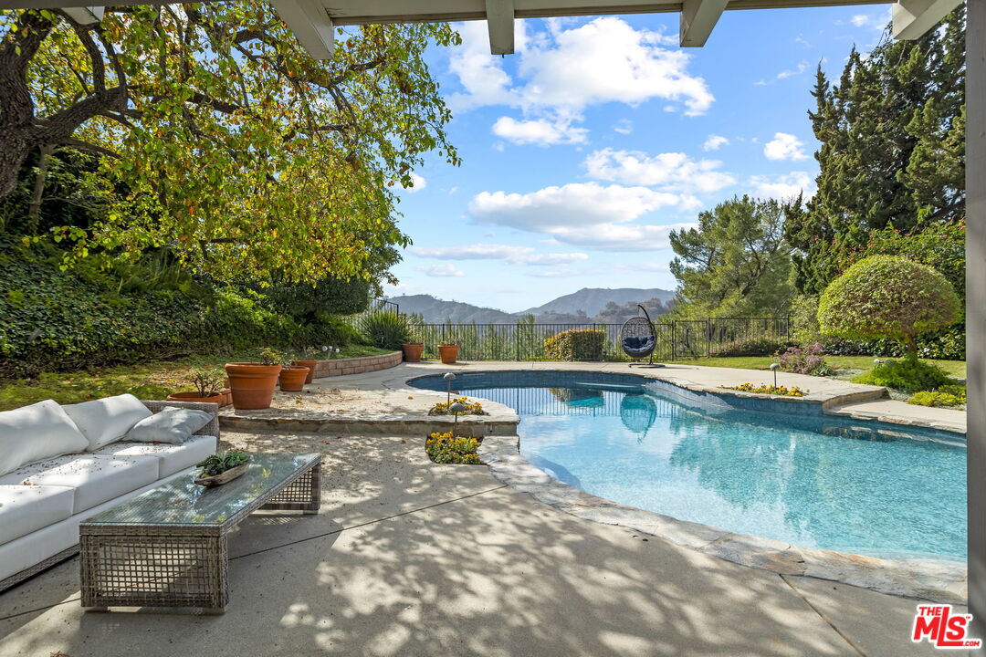 2501 La Condesa Dr