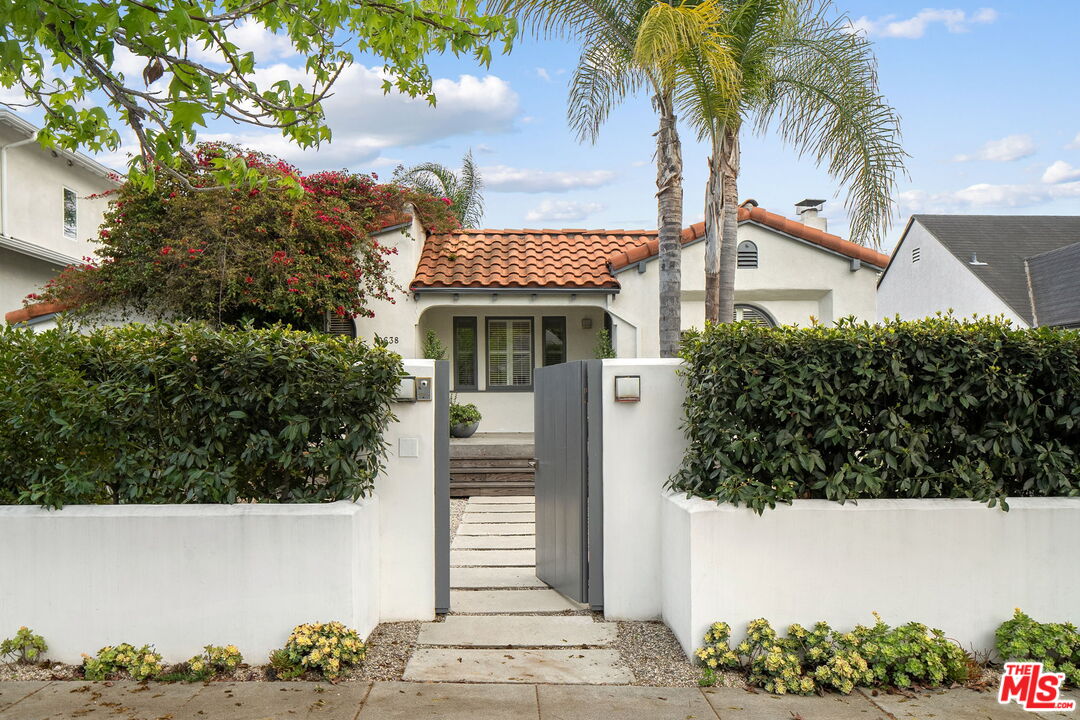 10638 Blythe Ave