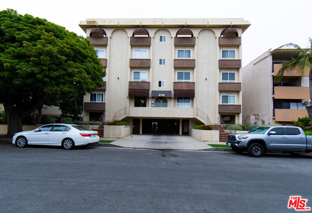 8738 Delgany Ave Unit: 209
