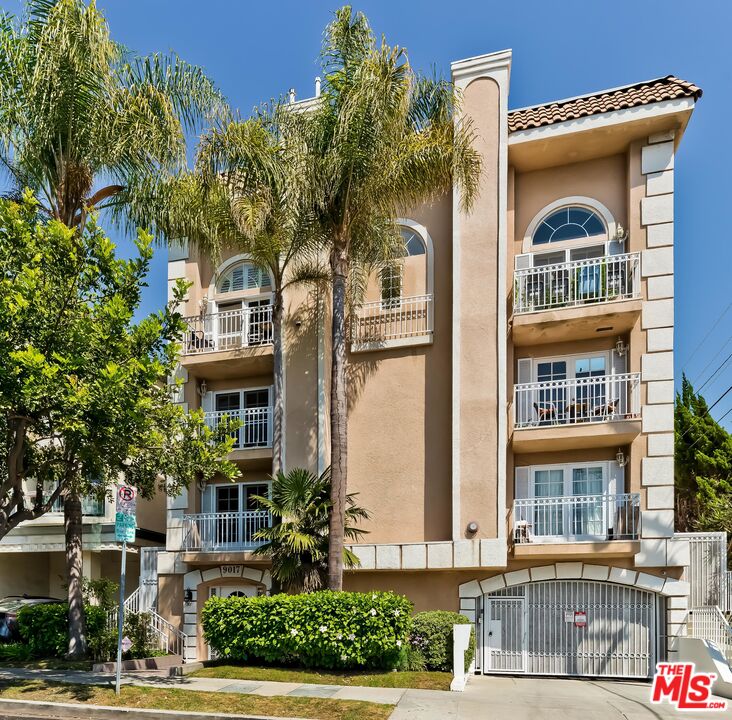 Photo of 9017 Alcott St #102, Los Angeles, CA 90035