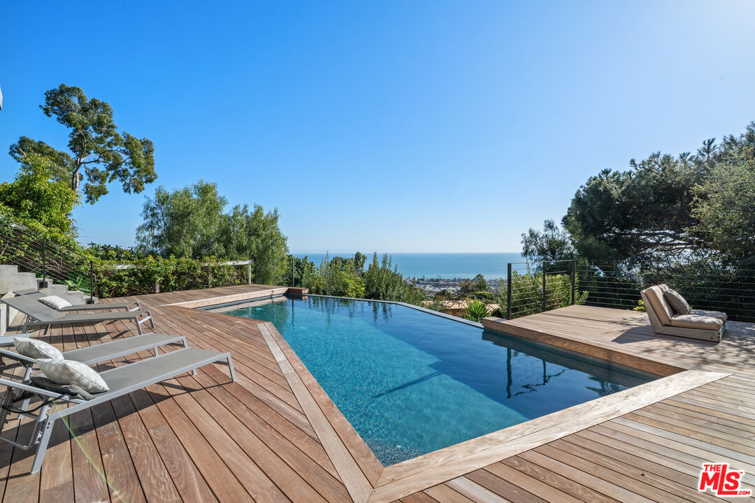 23812 Malibu Crest DR
