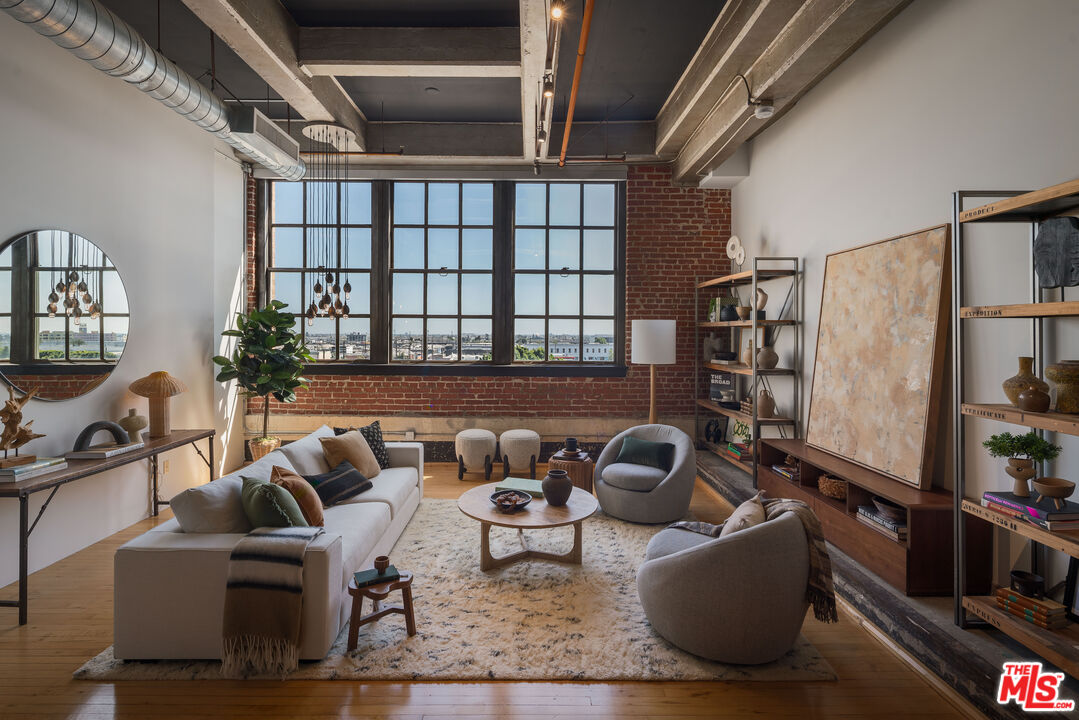 1850 Industrial St Unit: 510