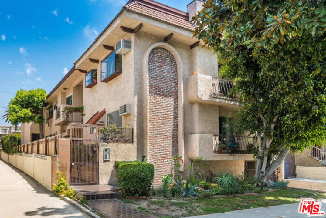 1926 Glendon Ave Unit: 2