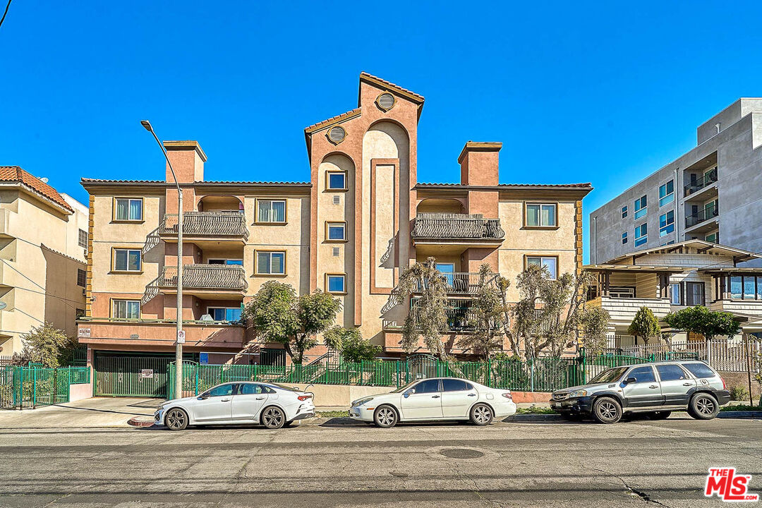 Photo of 2811 Francis Ave #203, Los Angeles, CA 90005