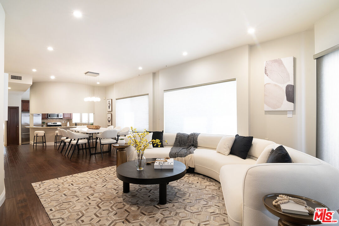 Photo of 916 S Shenandoah St #1, Los Angeles, CA 90035