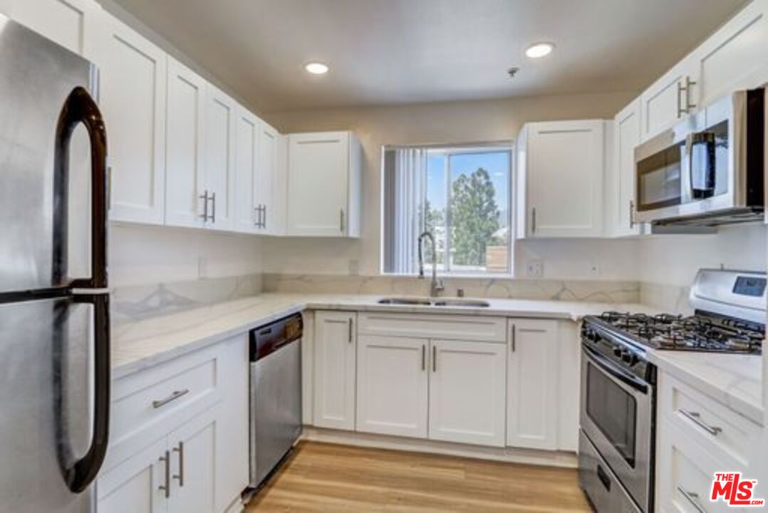 16070 W Sunset Blvd Unit: 205