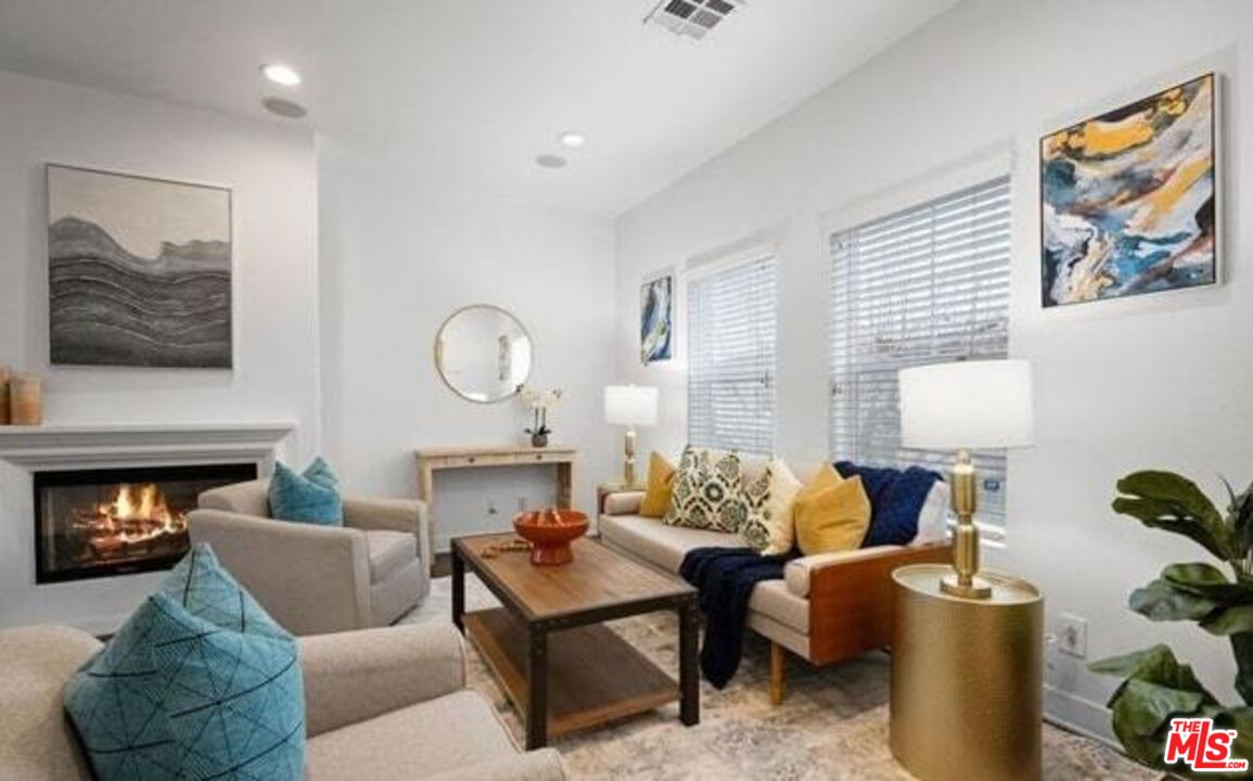 641 E 223rd St Unit: D