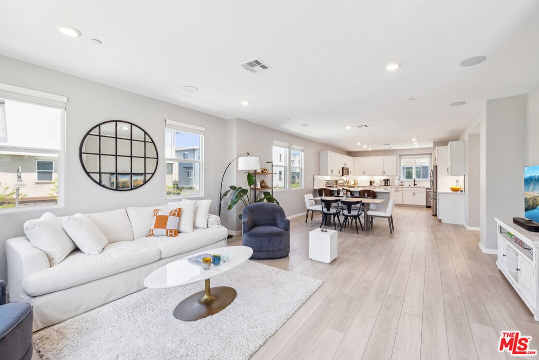 Photo of 782 Daniel Freeman Cir, Inglewood, CA 90301