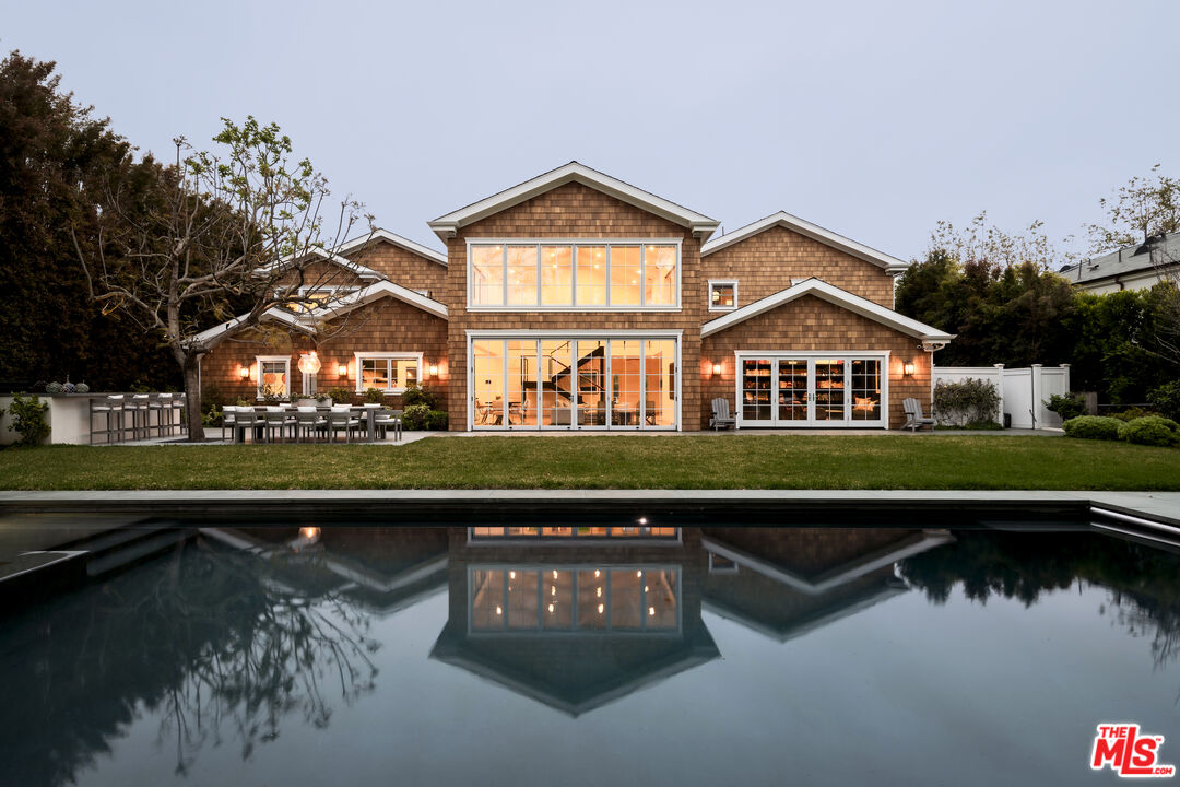 1057 Corsica Dr