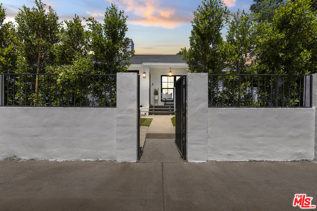 4800 Mary Ellen Ave