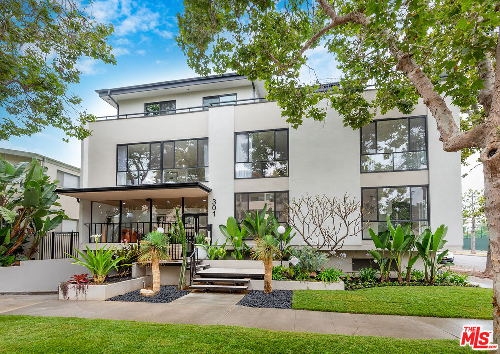 301 S Rexford Dr Unit: 1