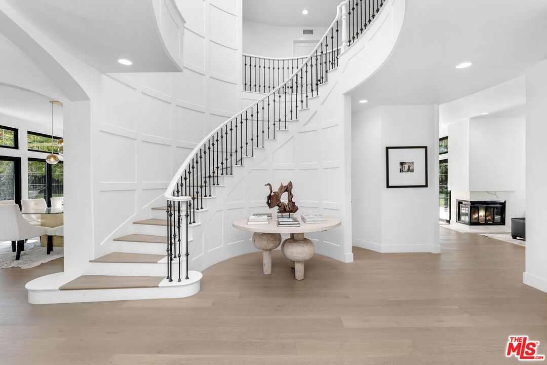 23458 W Moon Shadows Dr