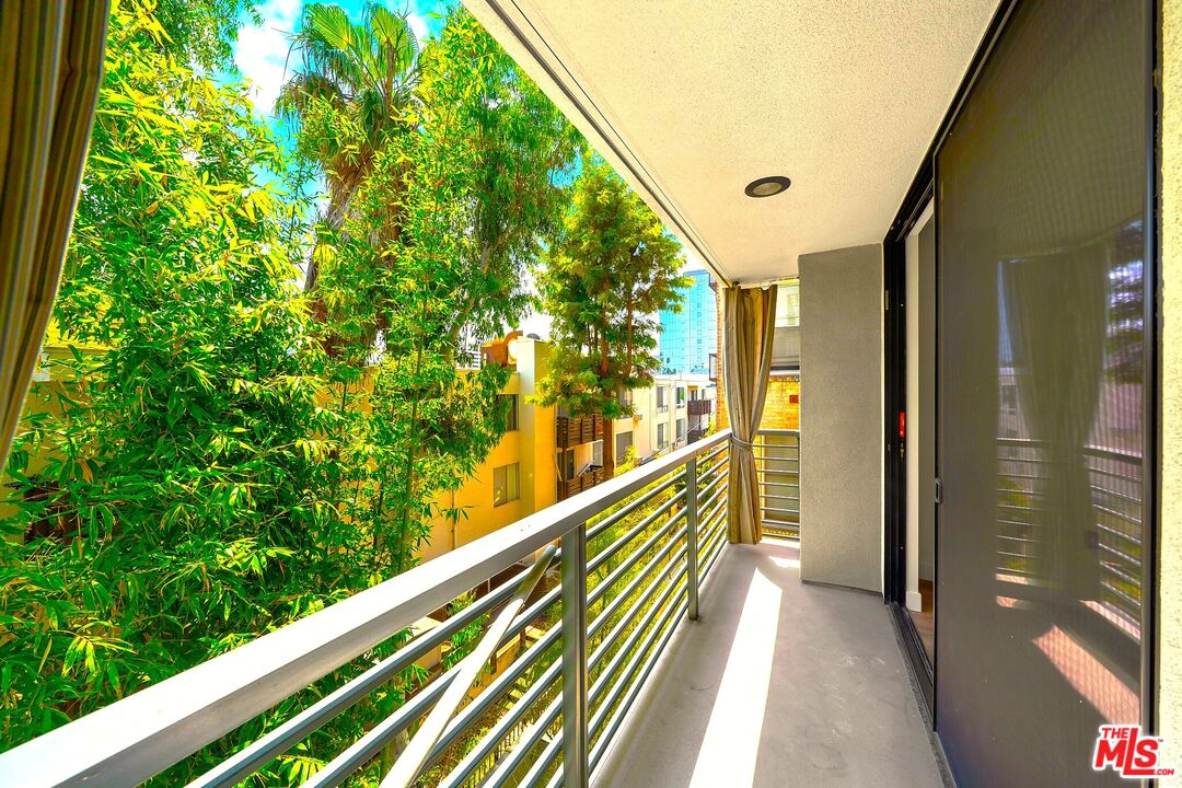 520 S Kingsley Dr Unit: 306