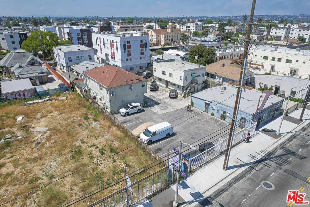 1452 W Jefferson Blvd