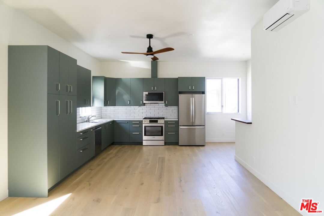 1842 9th Street Unit: B