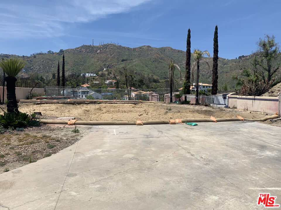 23309 W Paloma Blanca Dr