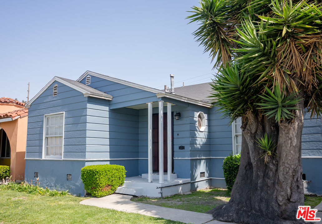 Photo of 1916 Chariton St, Los Angeles, CA 90034
