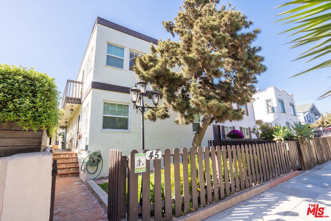 45 Paloma Ave