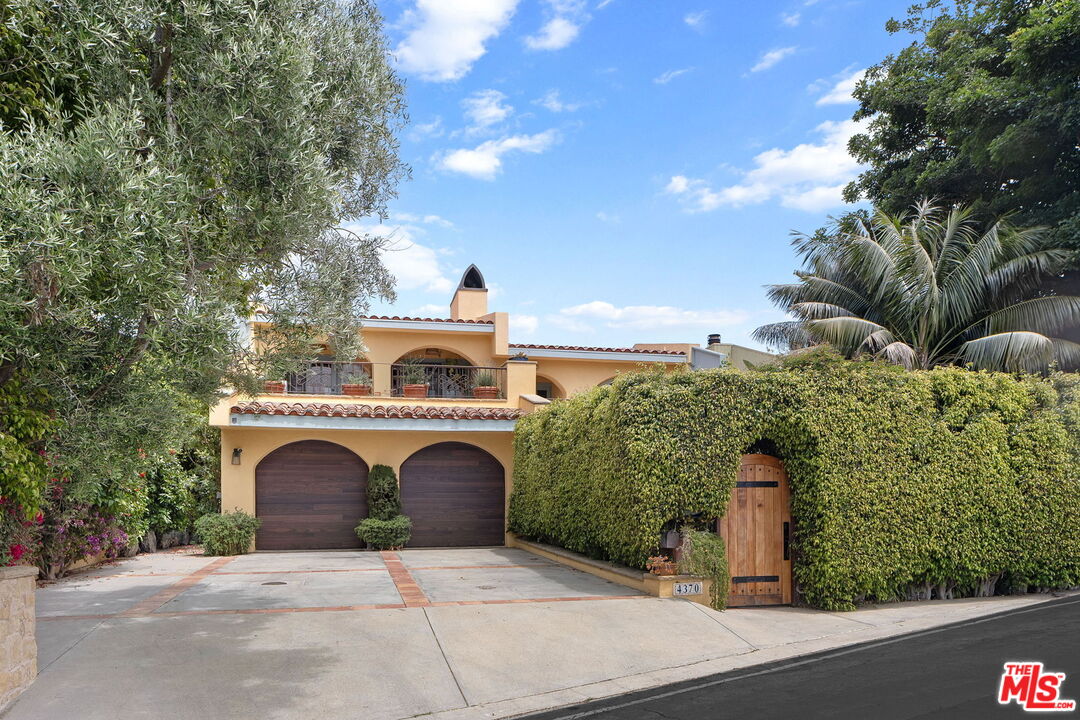 4370 Hillview Dr