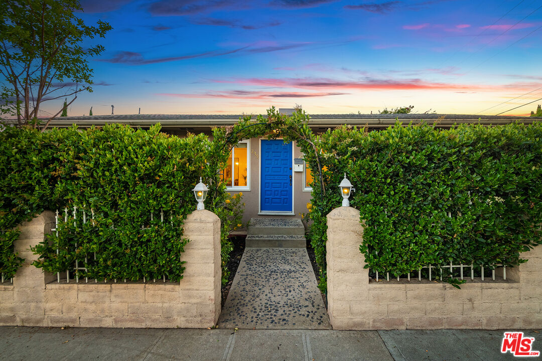 Photo of 239 N Myers St, Burbank, CA 91506